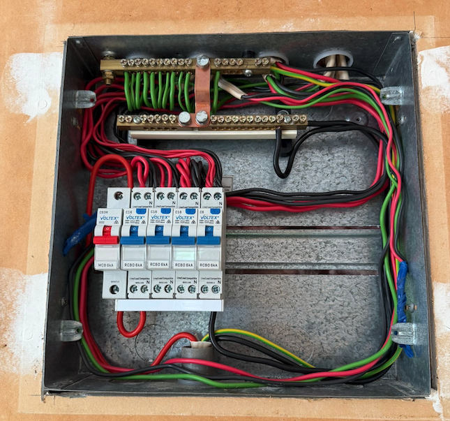 bw henderson circuit breaker